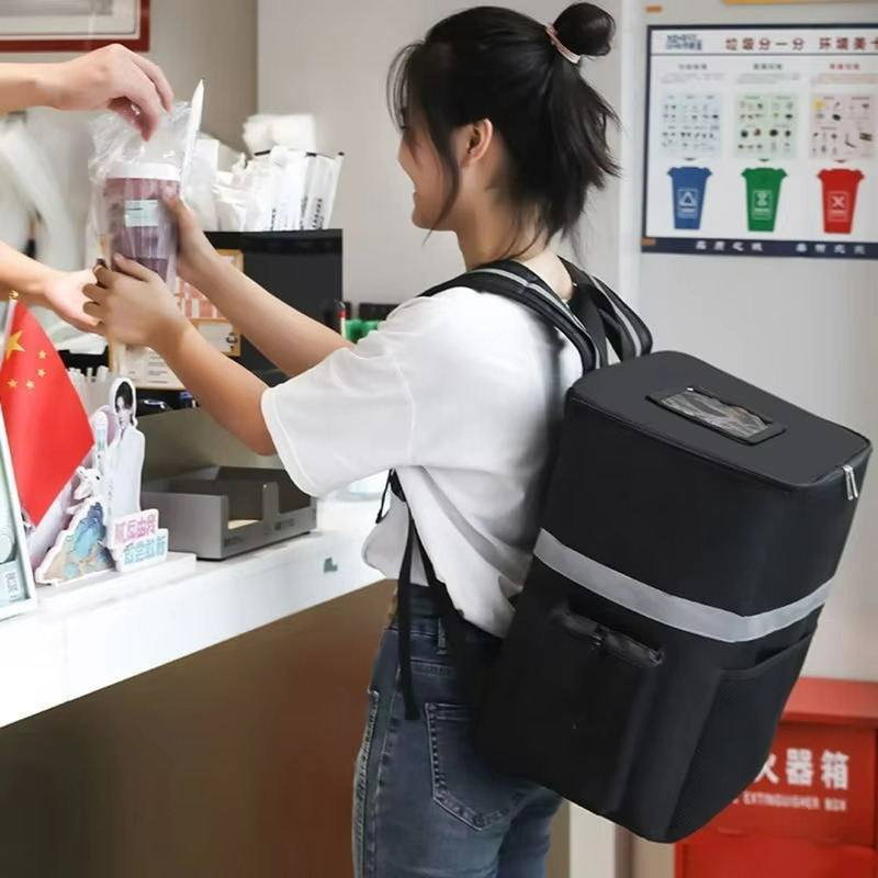Thermal cooler backpack for the delivery and storage of food products